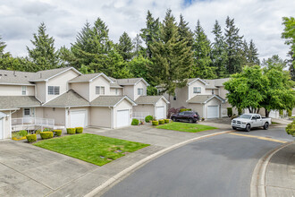 Regency Ridge Condominiums in Federal Way, WA - Building Photo - Building Photo