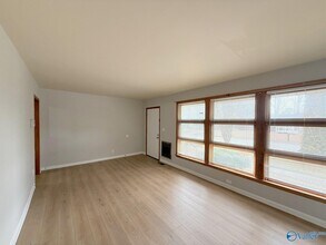 2106 NW Sullivan Rd in Huntsville, AL - Building Photo - Building Photo
