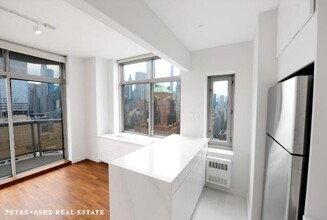 188 E 64th St in New York, NY - Building Photo - Building Photo