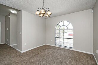 1209 Croydon Cir in Kissimmee, FL - Foto de edificio - Building Photo