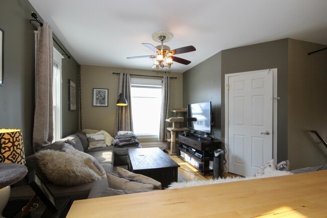 1315 5th St NE in Minneapolis, MN - Building Photo - Building Photo