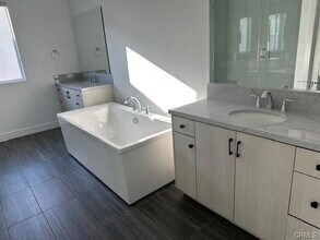 20641 Hummingbird Ct in Los Angeles, CA - Building Photo - Building Photo
