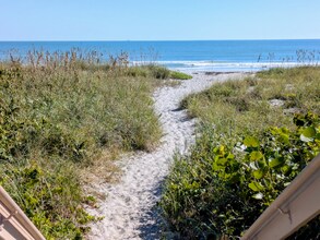 3150 N Atlantic Ave in Cocoa Beach, FL - Building Photo - Building Photo