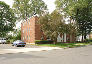 1062 Boulevard in West Hartford, CT - Building Photo - Building Photo