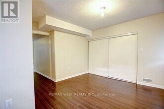 4950 Rathkeale Rd in Mississauga, ON - Building Photo - Building Photo