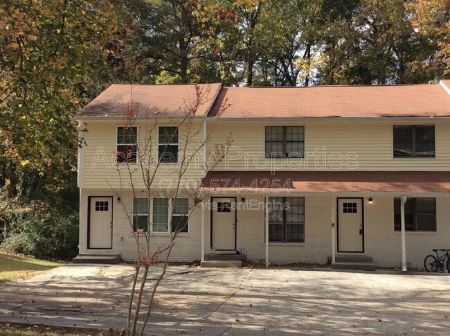 property at 130 Meadowbrook Ct