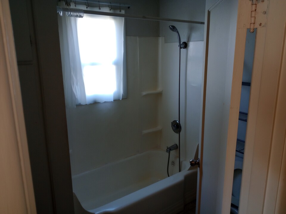 958 Gaines St NE, Unit 958 in Salem, OR - Foto de edificio