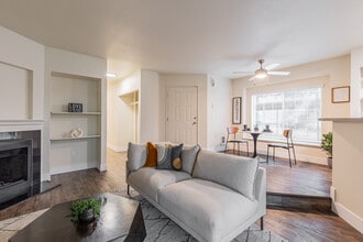 Autumn Chase in Vancouver, WA - Building Photo - Interior Photo