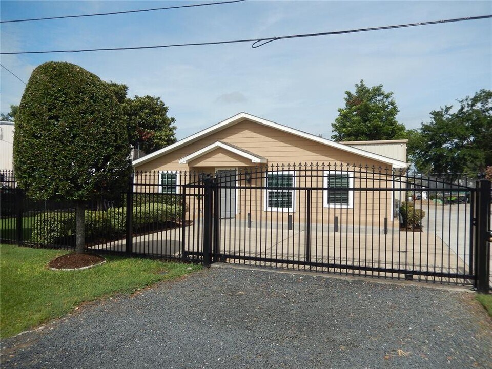 3802 Osage St in Houston, TX - Foto de edificio