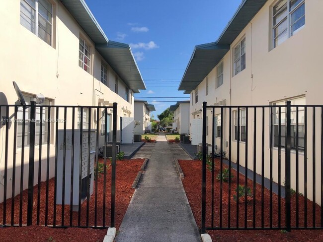 939 Magnolia Dr