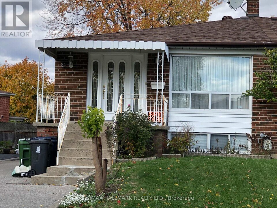 12 Painswick Crescent in Toronto, ON - Building Photo