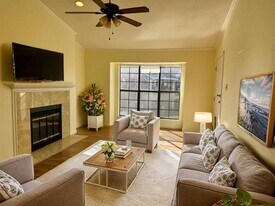 2733 Silver Creek Dr in Arlington, TX - Building Photo