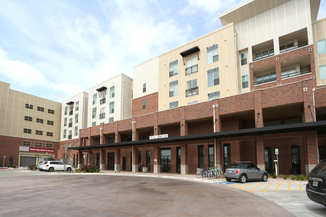 Callaway House in Norman, OK - Foto de edificio - Building Photo