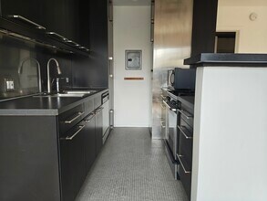 252 3rd Ave, Unit 252 in Los Angeles, CA - Foto de edificio - Building Photo