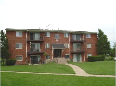 Heritage Court Apartments in Crown Point, IN - Foto de edificio