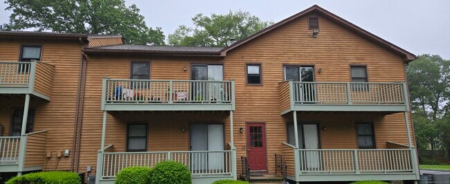 405 Glendale Ave in Bridgeport, CT - Building Photo - Building Photo