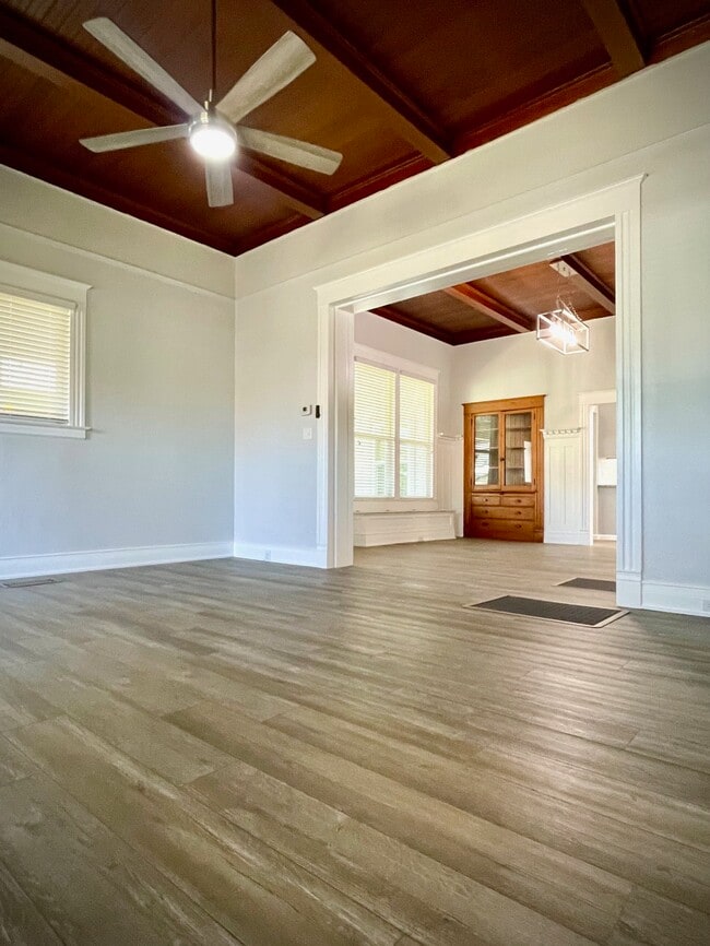 1212 N Irwin St in Hanford, CA - Building Photo - Building Photo