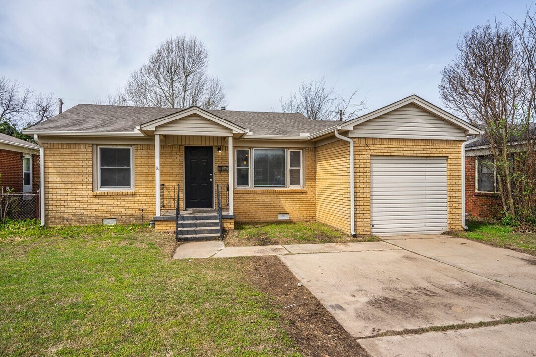 4507 N Rockwell Ave in Bethany, OK - Building Photo