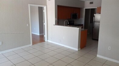 1212 Belmont Ln in North Lauderdale, FL - Foto de edificio - Building Photo