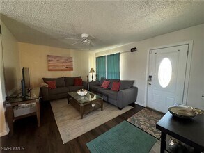 4303 Conway Blvd in Port Charlotte, FL - Building Photo - Building Photo