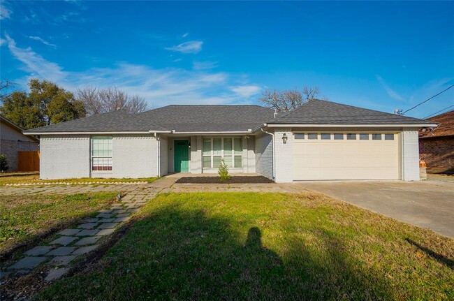 property at 3207 Broken Spoke Trail
