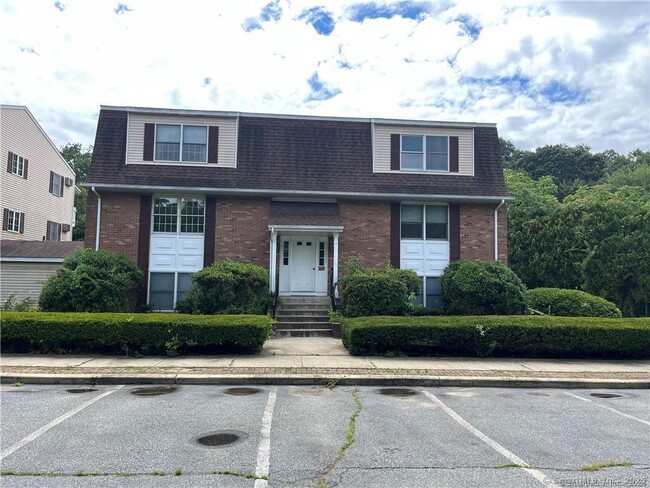 300 Boston Post Rd in Waterford, CT - Building Photo - Building Photo