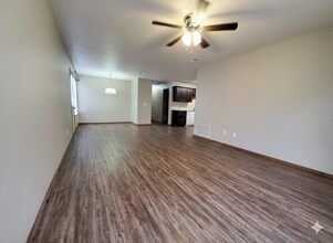 1646 N Dawn Dr in Fayetteville, AR - Foto de edificio - Building Photo