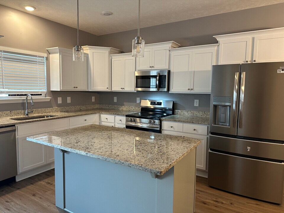 412 Moshe Mualem Pl in La Vergne, TN - Building Photo