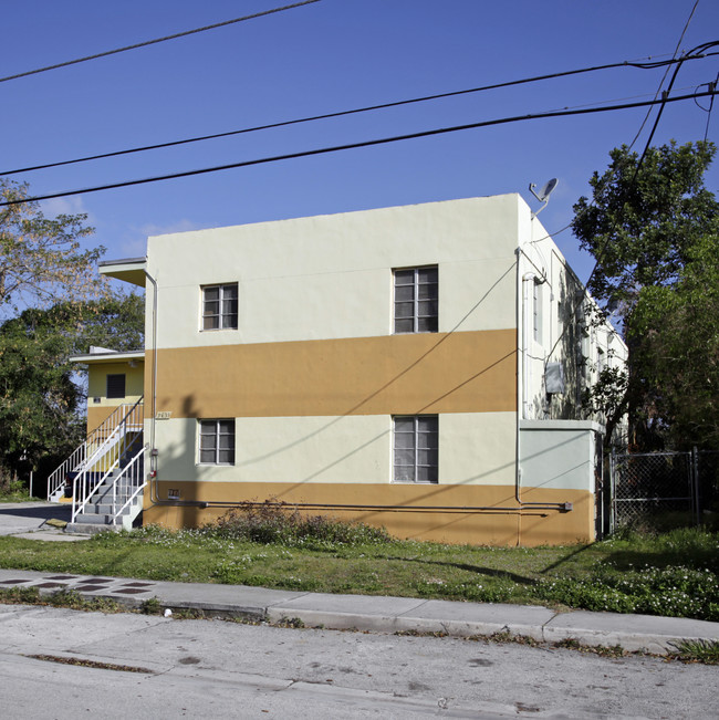 3631 Thomas Ave in Miami, FL - Building Photo - Building Photo