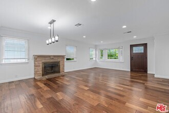 3325 S Bentley Ave in Los Angeles, CA - Building Photo - Building Photo