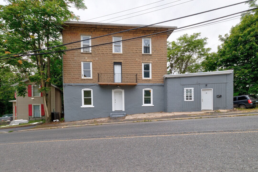 45 Long Hill Rd in Waterbury, CT - Building Photo