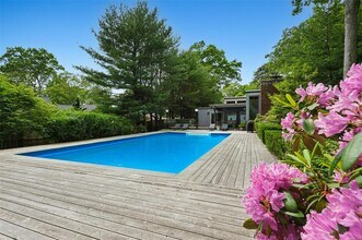 1A Beatrice Dr in Hampton Bays, NY - Building Photo - Building Photo