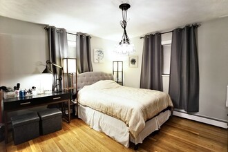 12 Riverside St, Unit #1-3 in Watertown, MA - Foto de edificio - Building Photo
