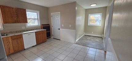 8 Power Rd in Pawtucket, RI - Building Photo - Building Photo