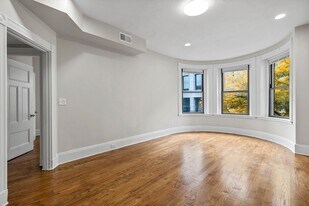 907 Boylston St, Unit 21 in Boston, MA - Building Photo