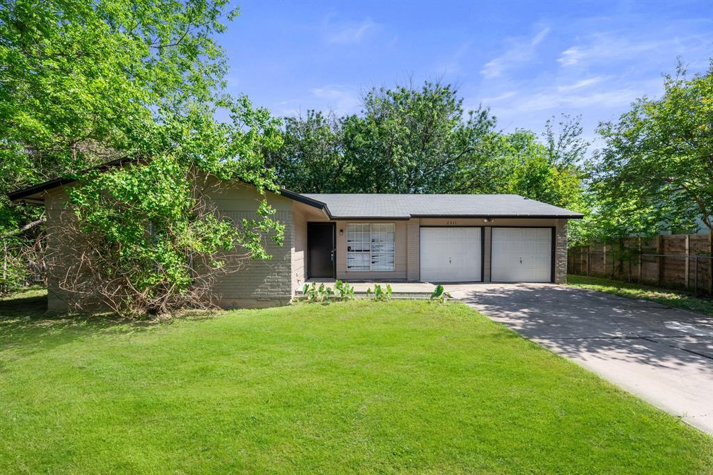 2311 Peppertree Ct in Austin, TX - Foto de edificio