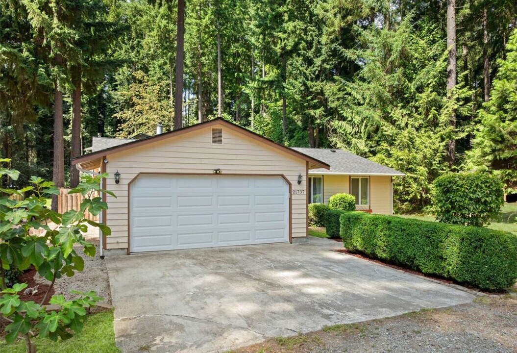 21737 E Terra Ln SE in Yelm, WA - Building Photo