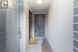 1127 Cooke Blvd. in Burlington, ON - Building Photo - Building Photo