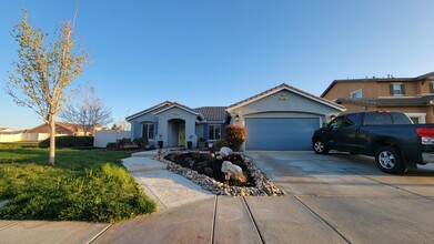 916 Aleah Lane in Tehachapi, CA - Building Photo - Building Photo