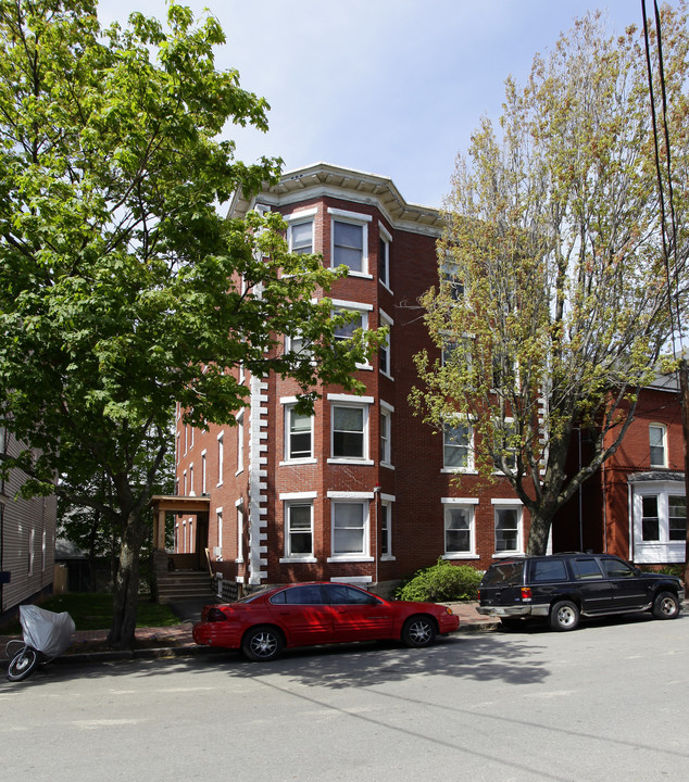 11-13 Grant St in Portland, ME - Foto de edificio