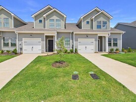 121 Wolfe Ln in Huntsville, AL - Building Photo