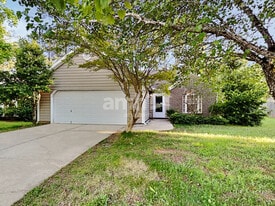 114 Ridge Lake Dr in Apex, NC - Building Photo