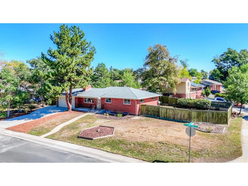 8240 Tennyson St in Westminster, CO - Building Photo