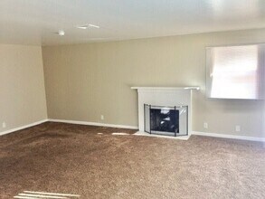 145 Manhattan Dr in Vallejo, CA - Building Photo - Building Photo