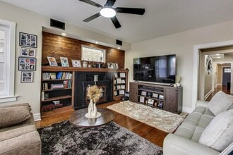1337 S Austin Blvd in Cicero, IL - Building Photo - Building Photo