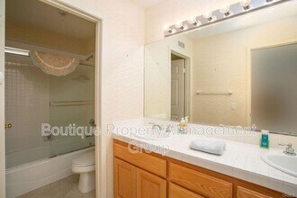 34 Lakefront in Irvine, CA - Building Photo - Building Photo