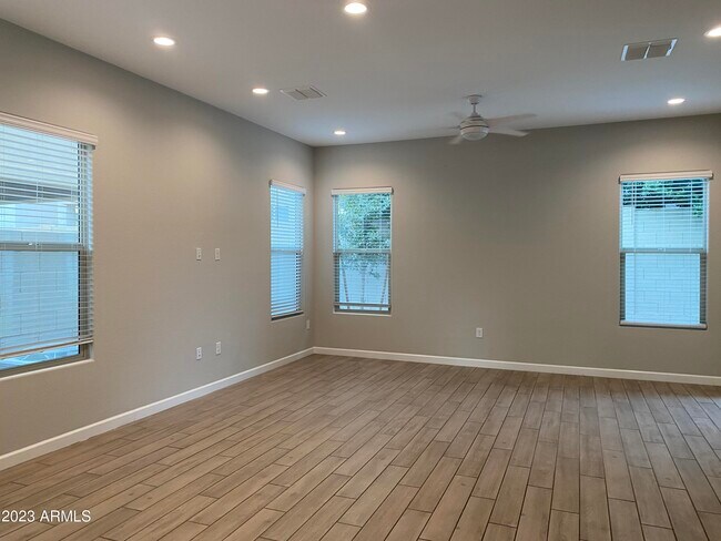6528 East Michigan Ave in Phoenix, AZ - Building Photo - Building Photo