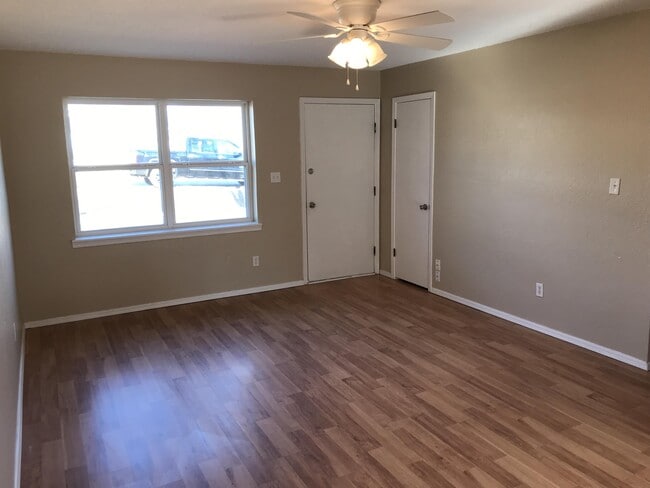 520 W Highland St in Tecumseh, OK - Building Photo - Building Photo