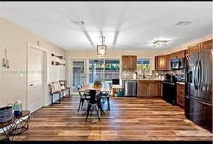 2233 SE 13th St in Pompano Beach, FL - Building Photo