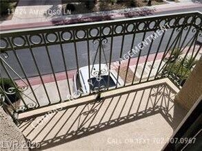 11824 Amistoso Ln in Las Vegas, NV - Building Photo - Building Photo